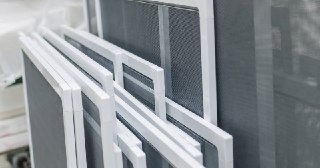 Москитные сетки на пластиковые окна Краснокаменск купить по цене от 938 руб.